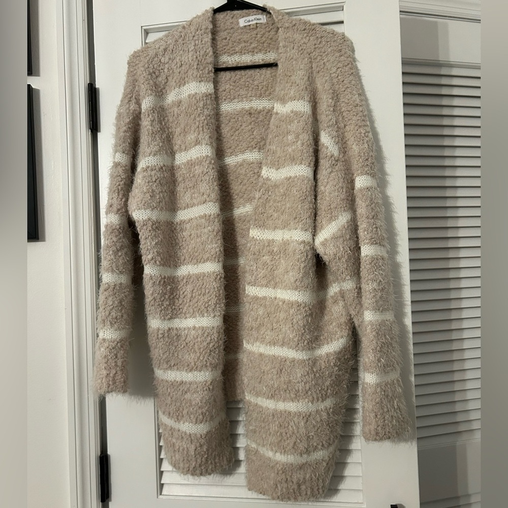 Woman’s Calvin Klein Beige & White Shaggy Sweater; GREAT Condition; Wore 1x!